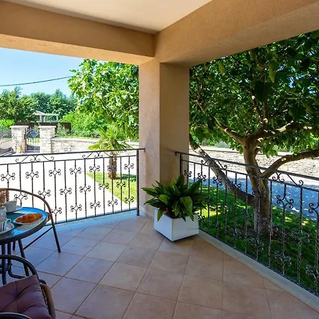 Krizanci Dom wakacyjny Žminj