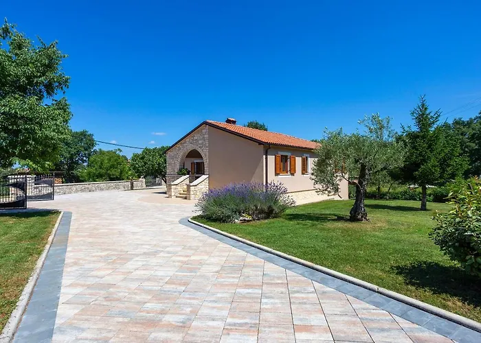Nyaraló Krizanci *