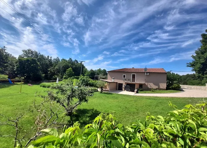 Nyaraló Krizanci Žminj