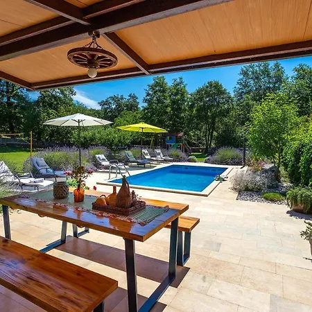 Holiday home Krizanci