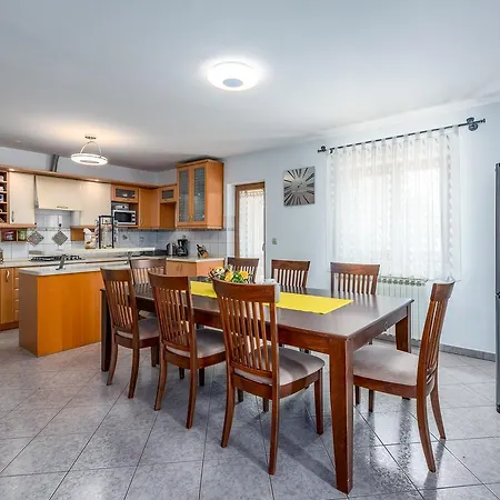 Semesterbostad Krizanci *