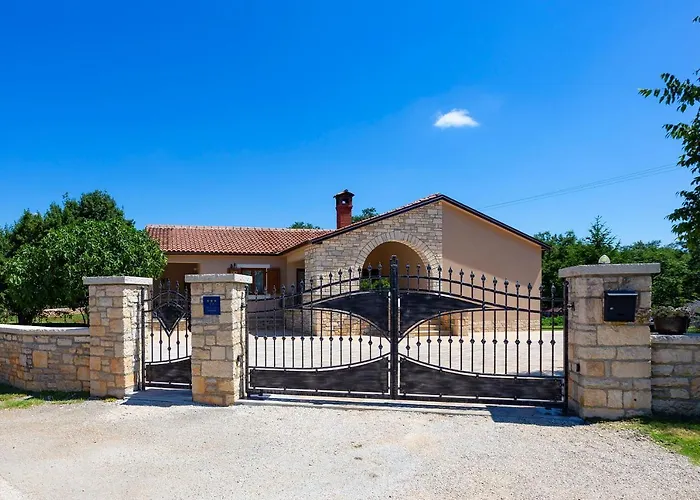 Holiday home Krizanci