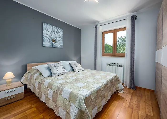 Krizanci Holiday home *